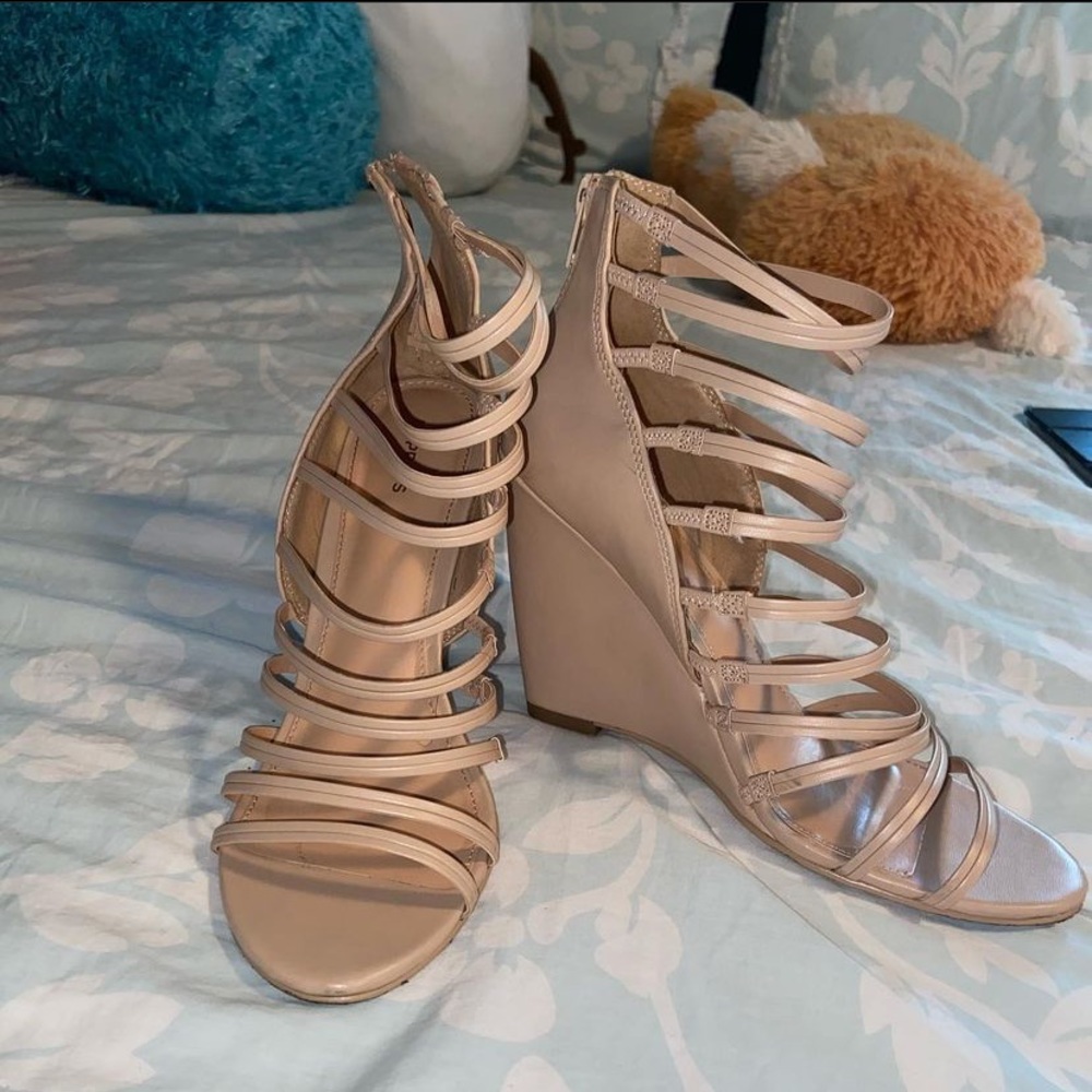 express nude wedges